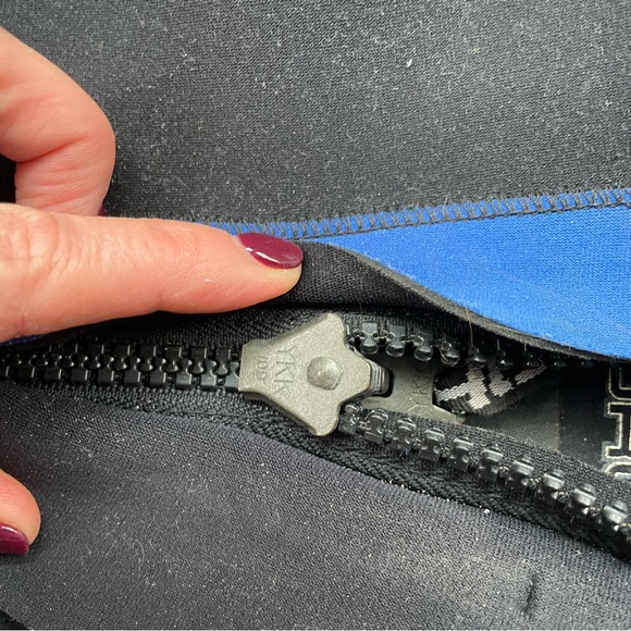 Hurley wetsuit - Picture 3 of 5